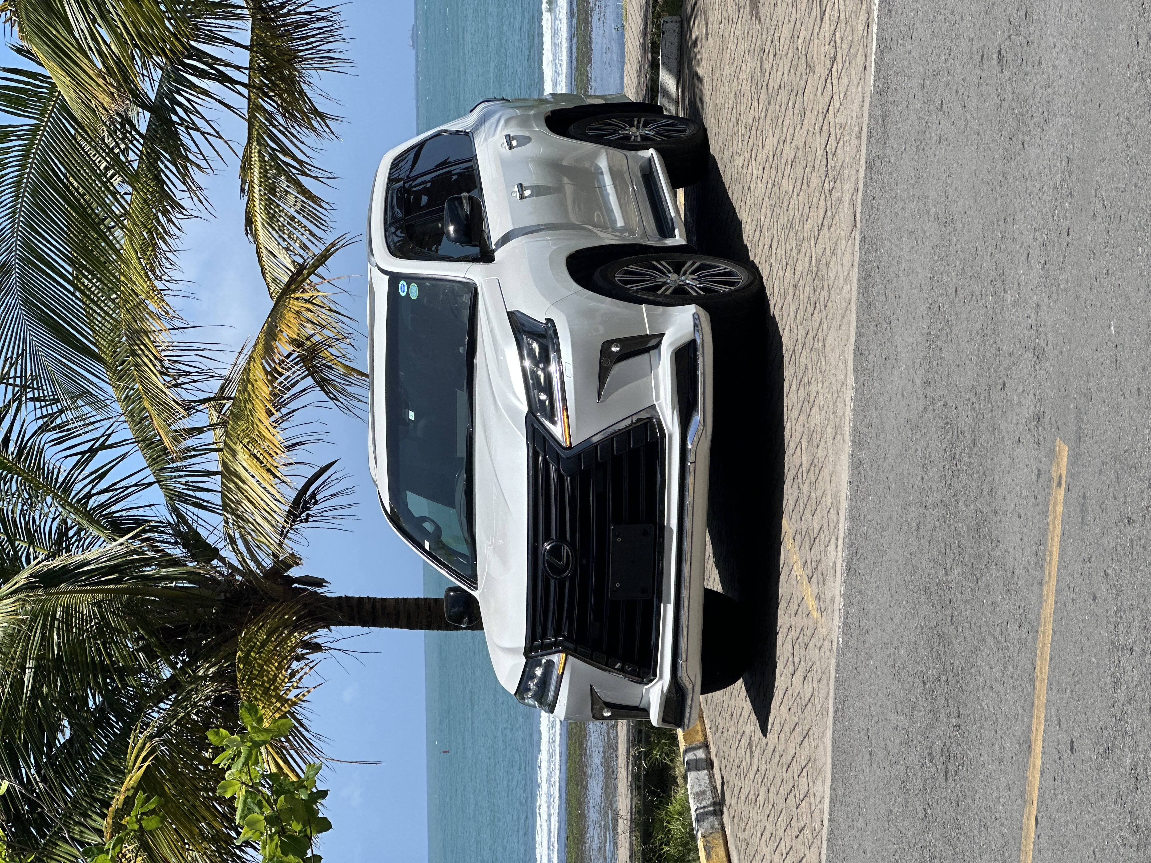 2019 LEXUS LX570 BLACK EDITION S, photo 1